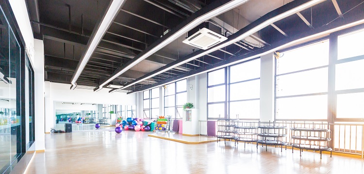 工廠監控壞了，導致線路中零線帶電，交流充電樁不能使用，請問如何判斷??電車的家用充電樁和隨車充電氣結構工作原理是一樣的么 